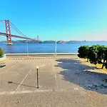 Charm -patio & Gym 아파트 리스본